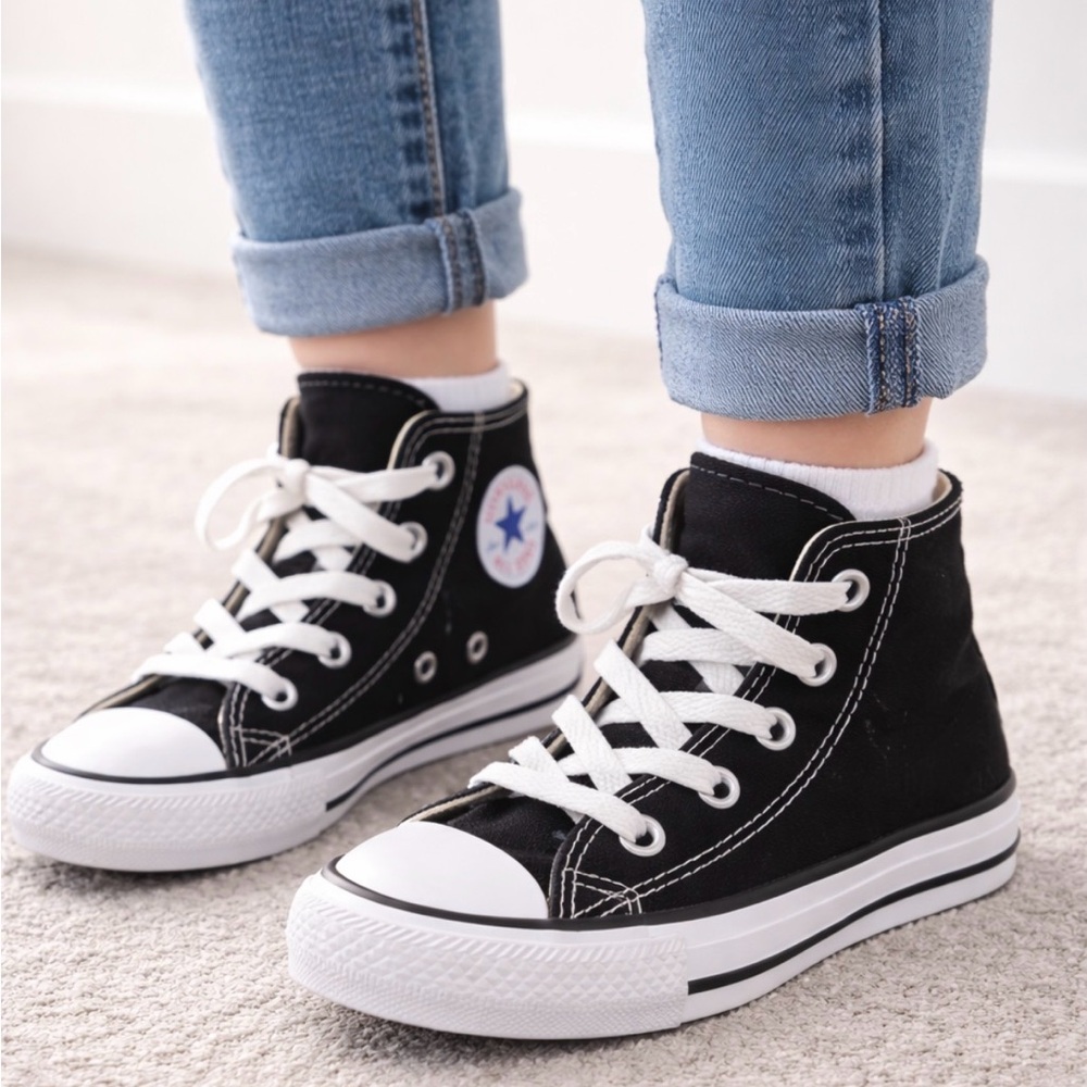Converse Chuck Taylor All Star High Top Unisex Youth size 1 Black(B118)✨